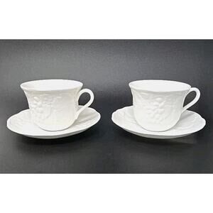 Wedgwood Strawberry & Vine 2 Cups and Saucers Bone China‎ U263